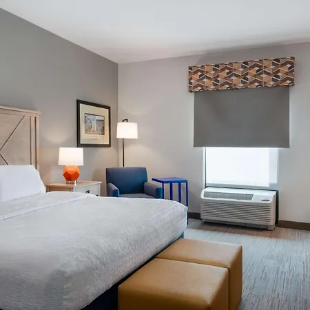 Hampton Inn & Suites Dodge City Boot Hill Casino Exterior photo