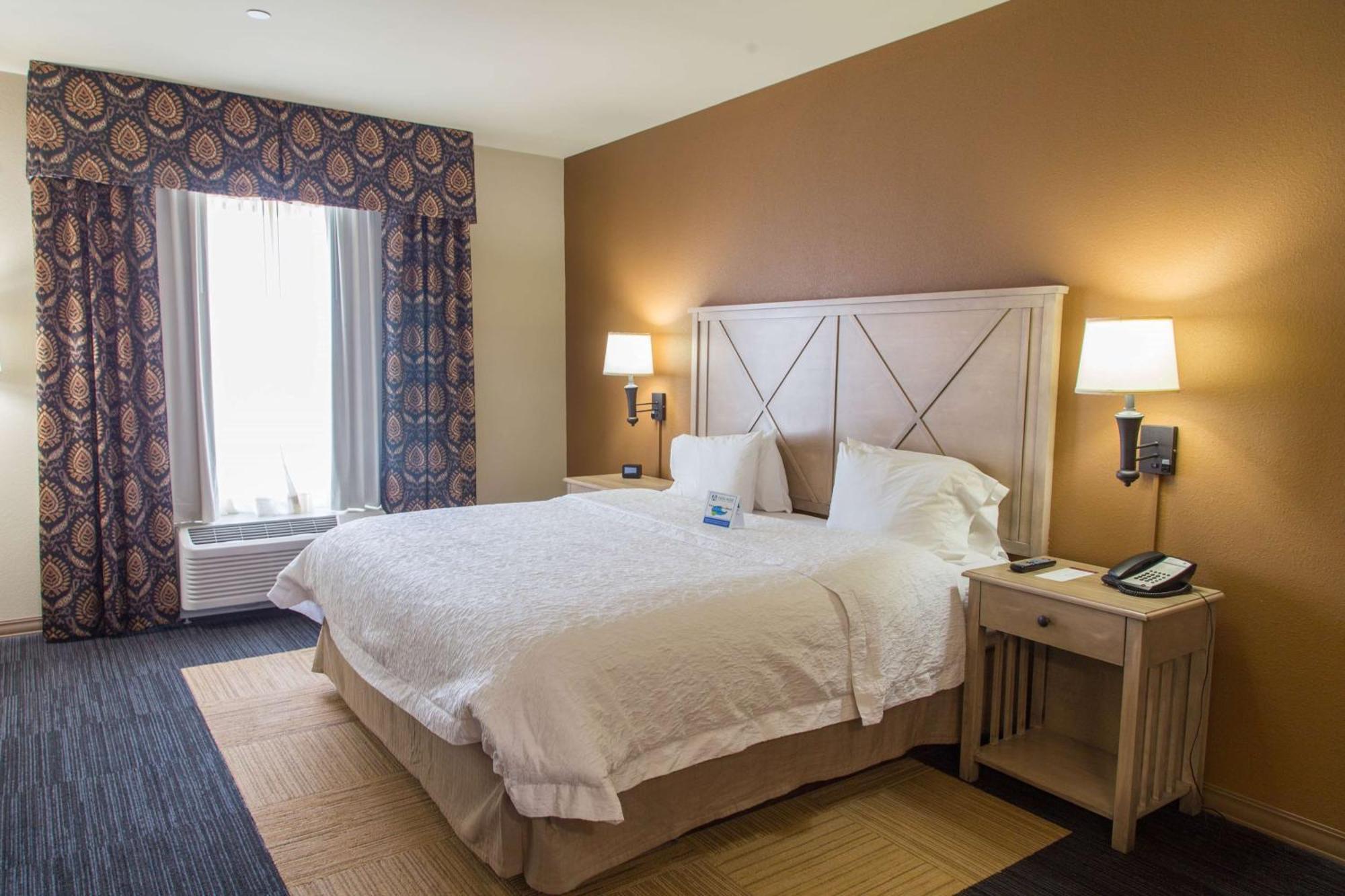 Hampton & Dodge Boot Hill Casino Hotel Dodge City
